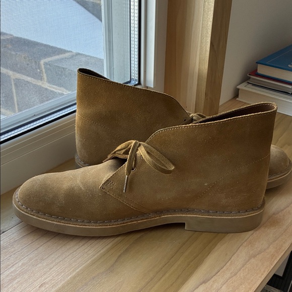 Clarks Men's Brown Suede Chukka Boots - Picture 4 of 8